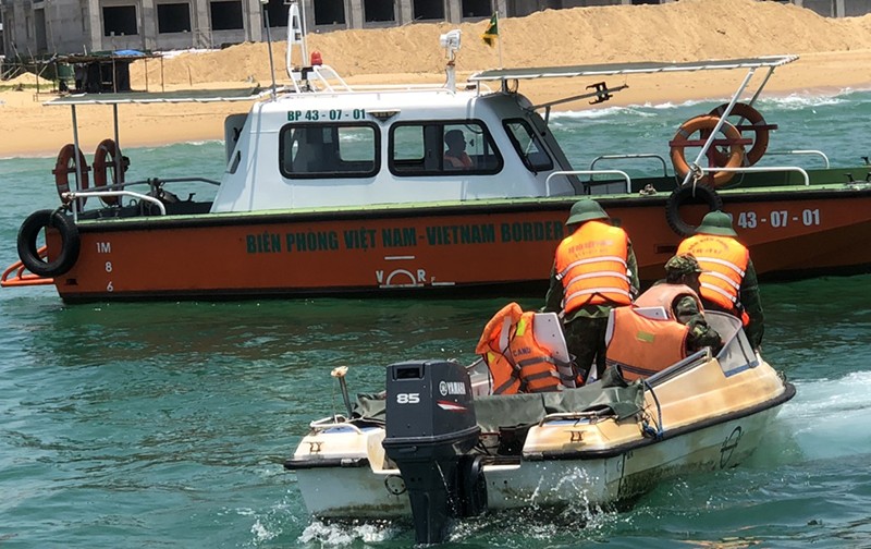 tim duoc thi the hoc sinh duoi nuoc o quang nam