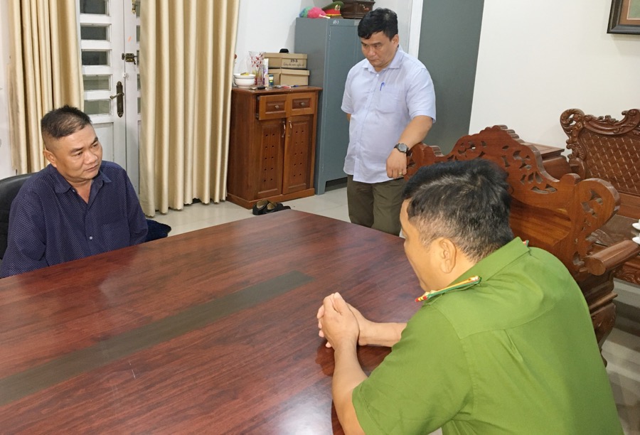 bat doi tuong gia danh cong an lua 500 trieu dong tien chay an bat doi tuong gia danh cong an lua 500 trieu dong tien chay an