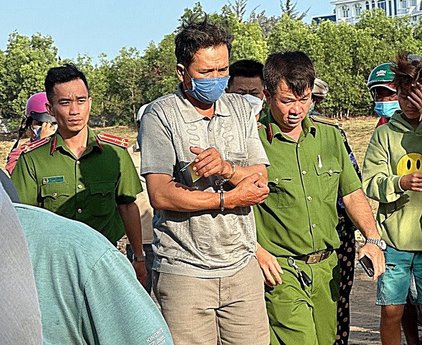 ghen voi vo cu nem thuoc tru sau xuong ho nuoi tom2 ghen voi vo cu nem thuoc tru sau xuong ho nuoi tom2