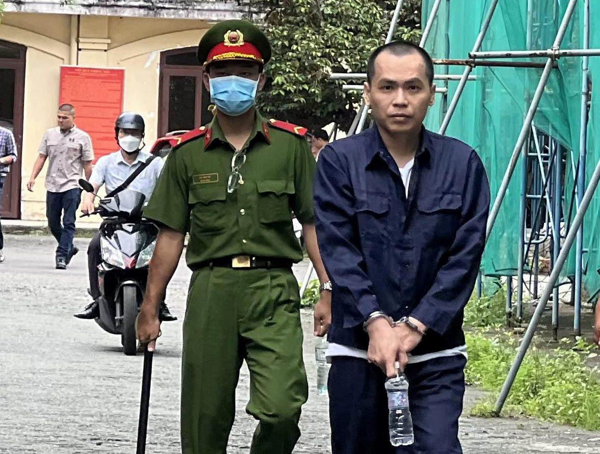 tuyen an bi cao lua nguoi sang campuchia ban than lay tien cong