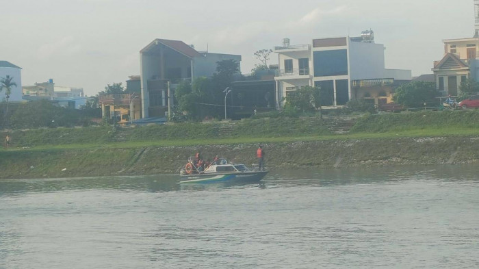 thai binh tim be 12 tuoi bi duoi nuoc hon 1 ngay sau ban di cung moi ke