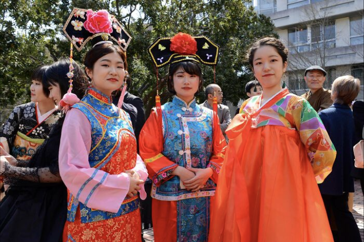 sinh vien dai hoc kyoto hoa trang ky di trong le tot nghiep 6 sinh vien dai hoc kyoto hoa trang ky di trong le tot nghiep 6