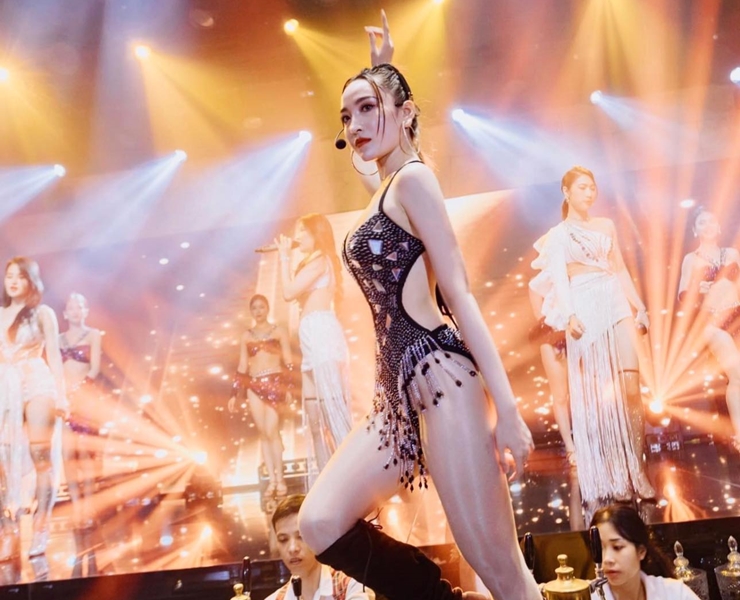 nu dien vien vtv noi gi ve bo vay gay tranh cai khi di nhay 1