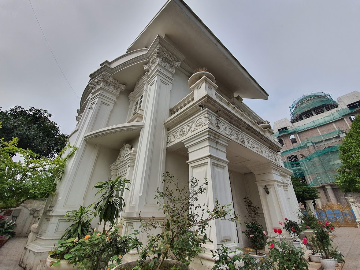 loa mat truoc biet thu dat vang 24k cua dai gia hai duong dspl 2