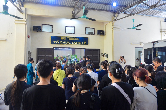 dam nuoc mat dam tang 3 chi em tu vong trong vu chay nha o ha noi dspl 11