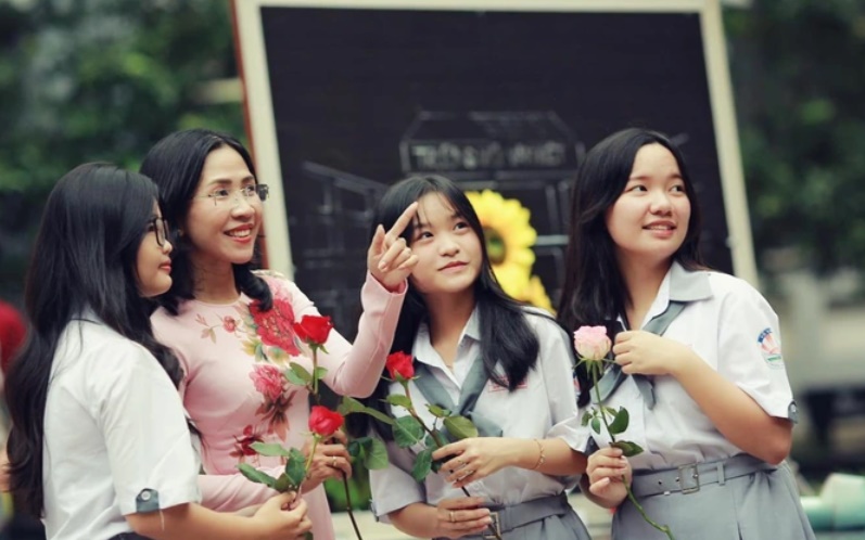 tin thoi su moi nong nhat ngay 1372023 tang 35000 hoc sinh tphcm can tuyen hon 4700 giao vien cho nam hoc moi tin thoi su moi nong nhat ngay 1372023 tang 35000 hoc sinh tphcm can tuyen hon 4700 giao vien cho nam hoc moi