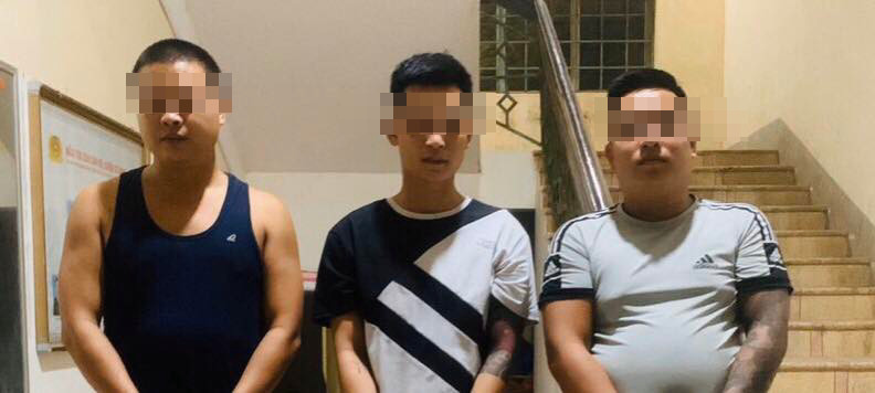 thieu nu 15 tuoi bi nhom doi tuong ban vao cac quan karaoke thieu nu 15 tuoi bi nhom doi tuong ban vao cac quan karaoke
