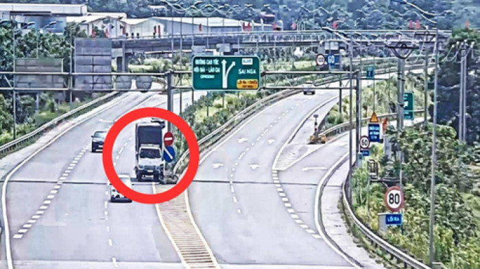 vu nguoi di bo bi tong tu vong tren duong cao toc tai xe o to gay tai nan da ra trinh dien vu nguoi di bo bi tong tu vong tren duong cao toc tai xe o to gay tai nan da ra trinh dien