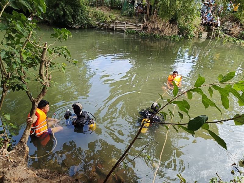 hai nhom thanh nien au da sau va cham giao thong 3 nguoi thuong vong hai nhom thanh nien au da sau va cham giao thong 3 nguoi thuong vong