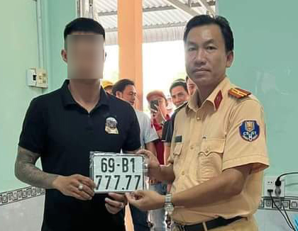 sang ten xe may nam thanh nien bam duoc bien so xe ngu quy 77777 sang ten xe may nam thanh nien bam duoc bien so xe ngu quy 77777