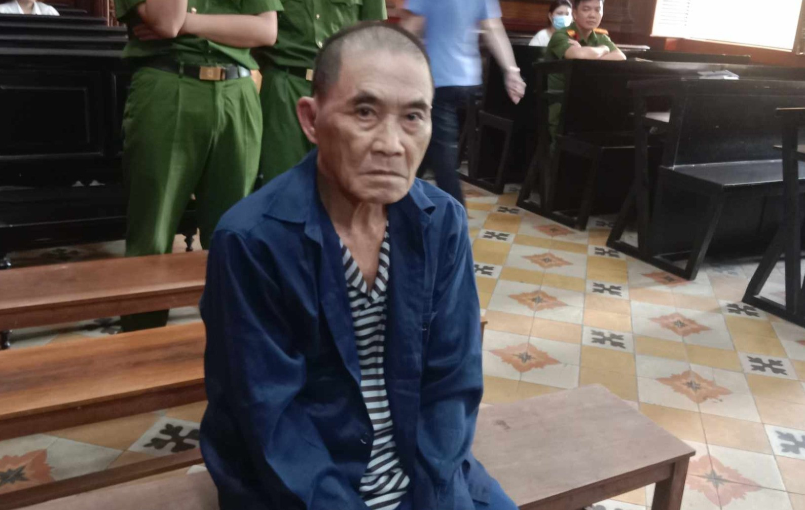 tuyen an cu ong dam nguoi tinh tre kem 45 tuoi trong thuong tuyen an cu ong dam nguoi tinh tre kem 45 tuoi trong thuong
