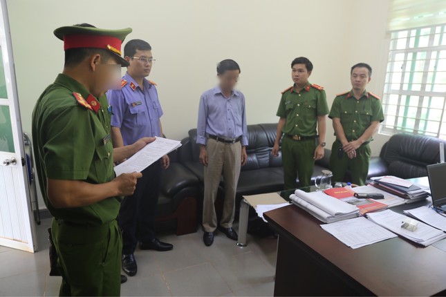 vi sao mot pho giam doc ban quan ly cac du an o dak nong bi khai tru dang vi sao mot pho giam doc ban quan ly cac du an o dak nong bi khai tru dang