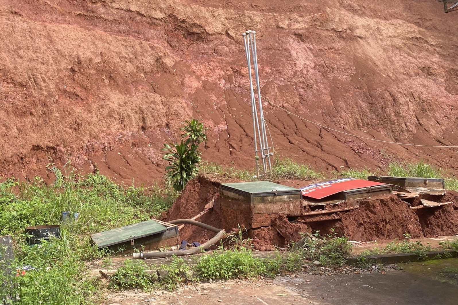 nguyen nhan bon chua xang dau troi len khoi mat dat hon 1m o dak nong nguyen nhan bon chua xang dau troi len khoi mat dat hon 1m o dak nong
