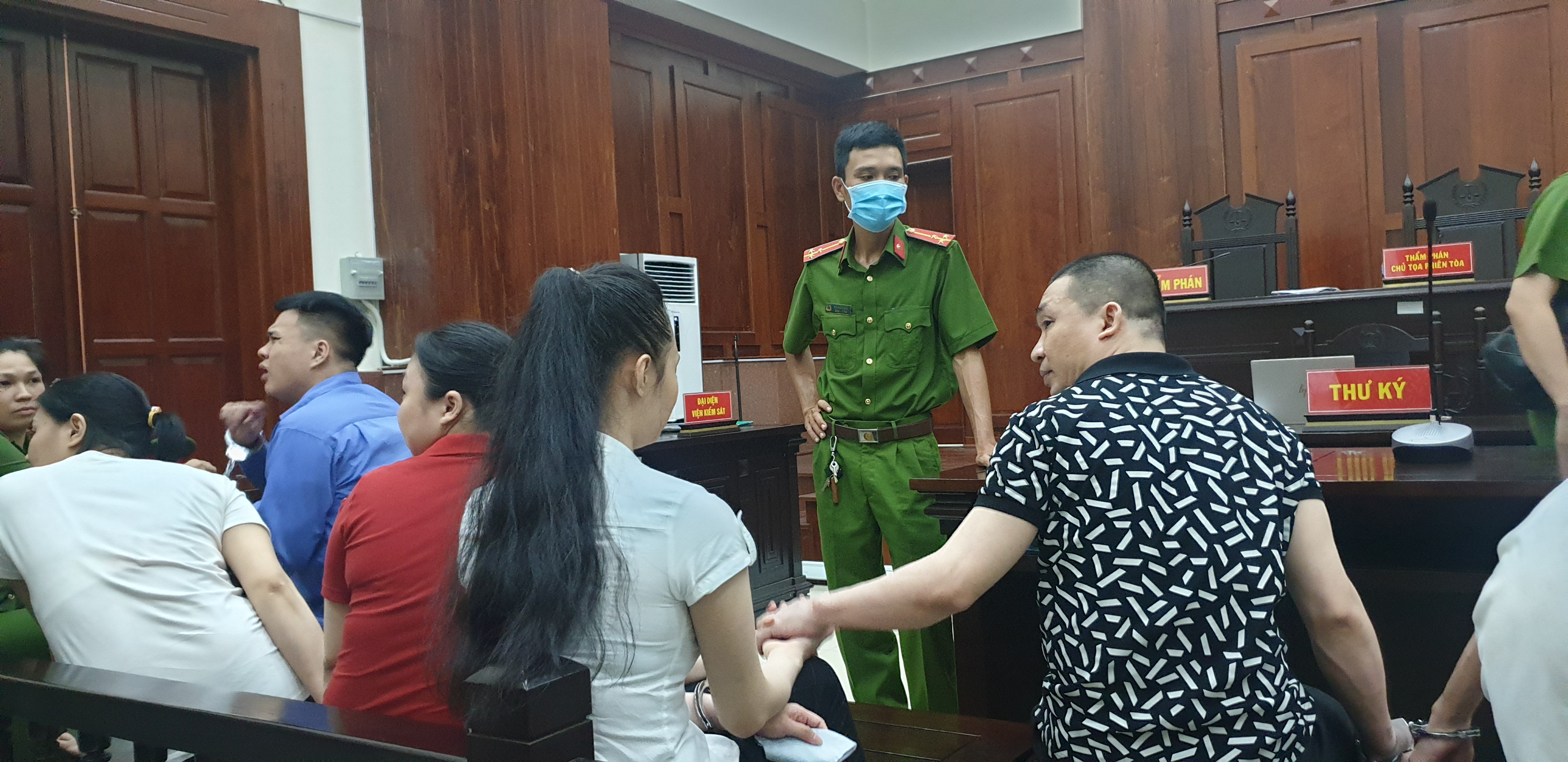 vet truot dai cua hotgirl ngoc miu tu bo noi tieng vuong vong lao ly khi lam nguoi tinh cua trum ma tuy dspl 5