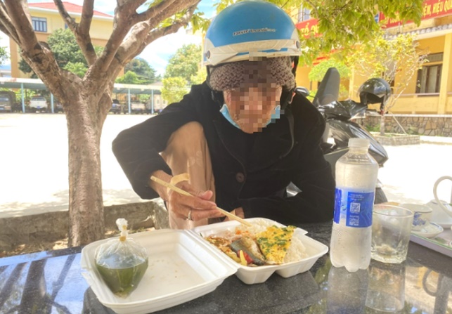 cu ba 87 tuoi di lac gan 800km den thua thien hue cong an co hanh dong am long cu ba 87 tuoi di lac gan 800km den thua thien hue cong an co hanh dong am long