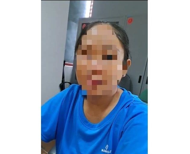 tam giu hinh su nguoi me vut bo con moi de trong thung rac2 tam giu hinh su nguoi me vut bo con moi de trong thung rac2