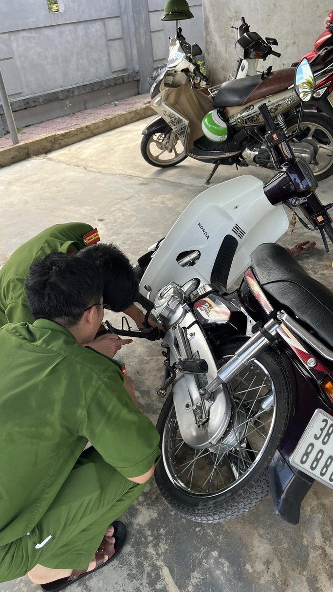 vu tranh chap bien so 38f8 8888 o ha tinh luat su noi gi2 vu tranh chap bien so 38f8 8888 o ha tinh luat su noi gi2