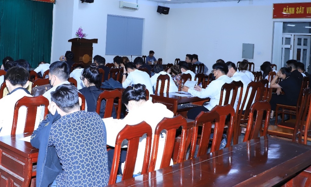 dot kich bat giam doc va 120 nhan vien lua dao ban du an ma o dong nai dot kich bat giam doc va 120 nhan vien lua dao ban du an ma o dong nai