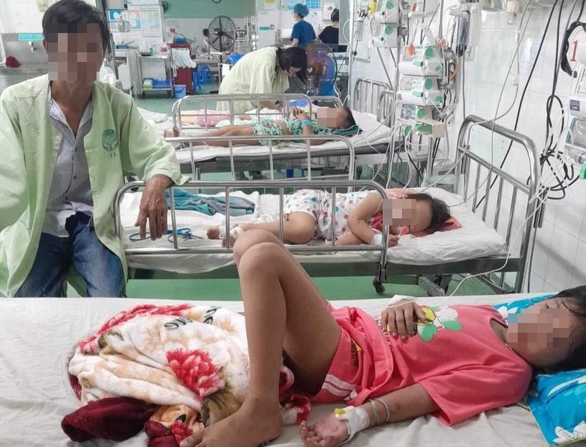 me hon me 3 con nam vien sau khi bi dan ong vo ve tan cong