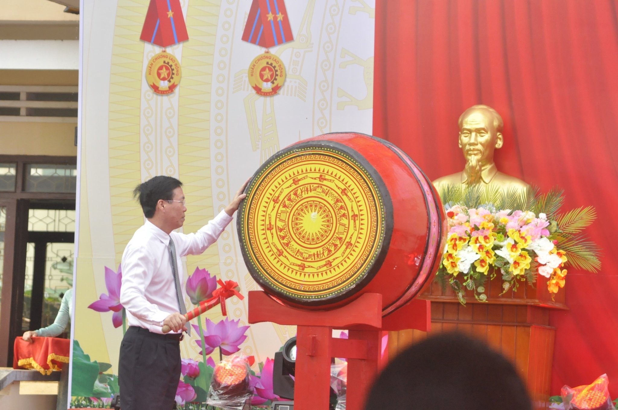 chu tich nuoc vo van thuong du le khai giang nam hoc moi tai gia lai 31 chu tich nuoc vo van thuong du le khai giang nam hoc moi tai gia lai 31