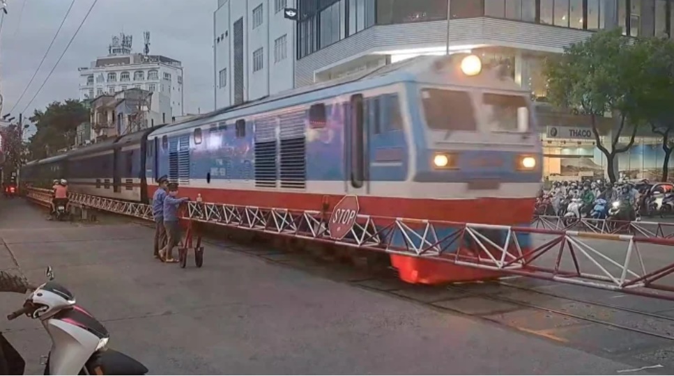 vu tai nan tau hoa o tphcm camera ghi lai tinh tiet quan trong2 vu tai nan tau hoa o tphcm camera ghi lai tinh tiet quan trong2