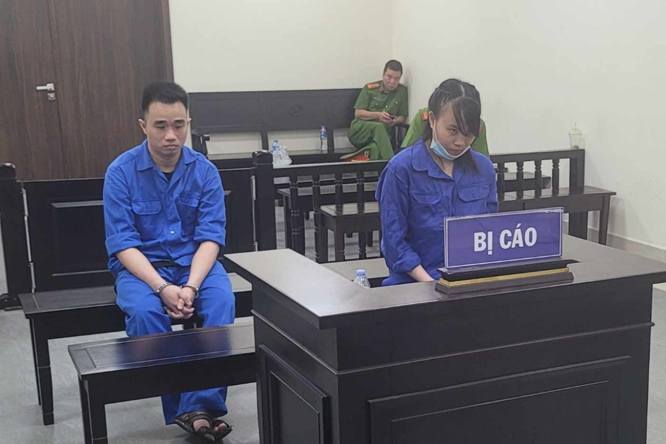 nhan trong be gai 18 thang tuoi cap vo chong hanh ha be gai suyt mat mang nhan trong be gai 18 thang tuoi cap vo chong hanh ha be gai suyt mat mang