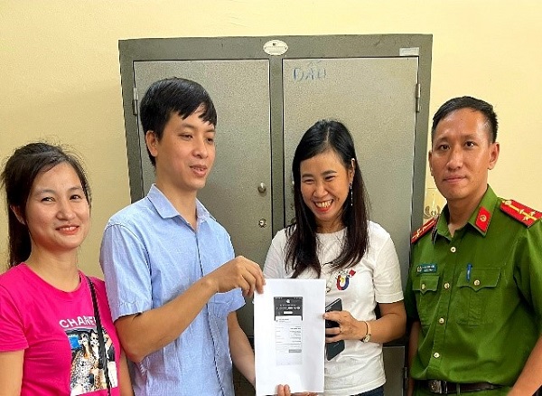 trao tra 100 trieu dong cho nguoi chuyen khoan nham trao tra 100 trieu dong cho nguoi chuyen khoan nham