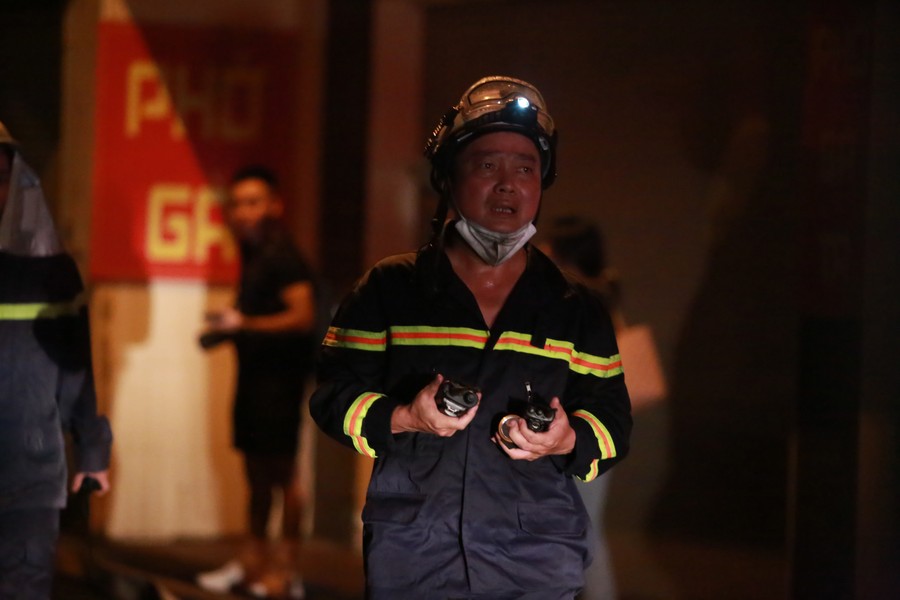 vu chay chung cu mini co 150 nguoi o linh cuu hoa bi thuong kiet suc sau nhieu gio chua chay dspl 10