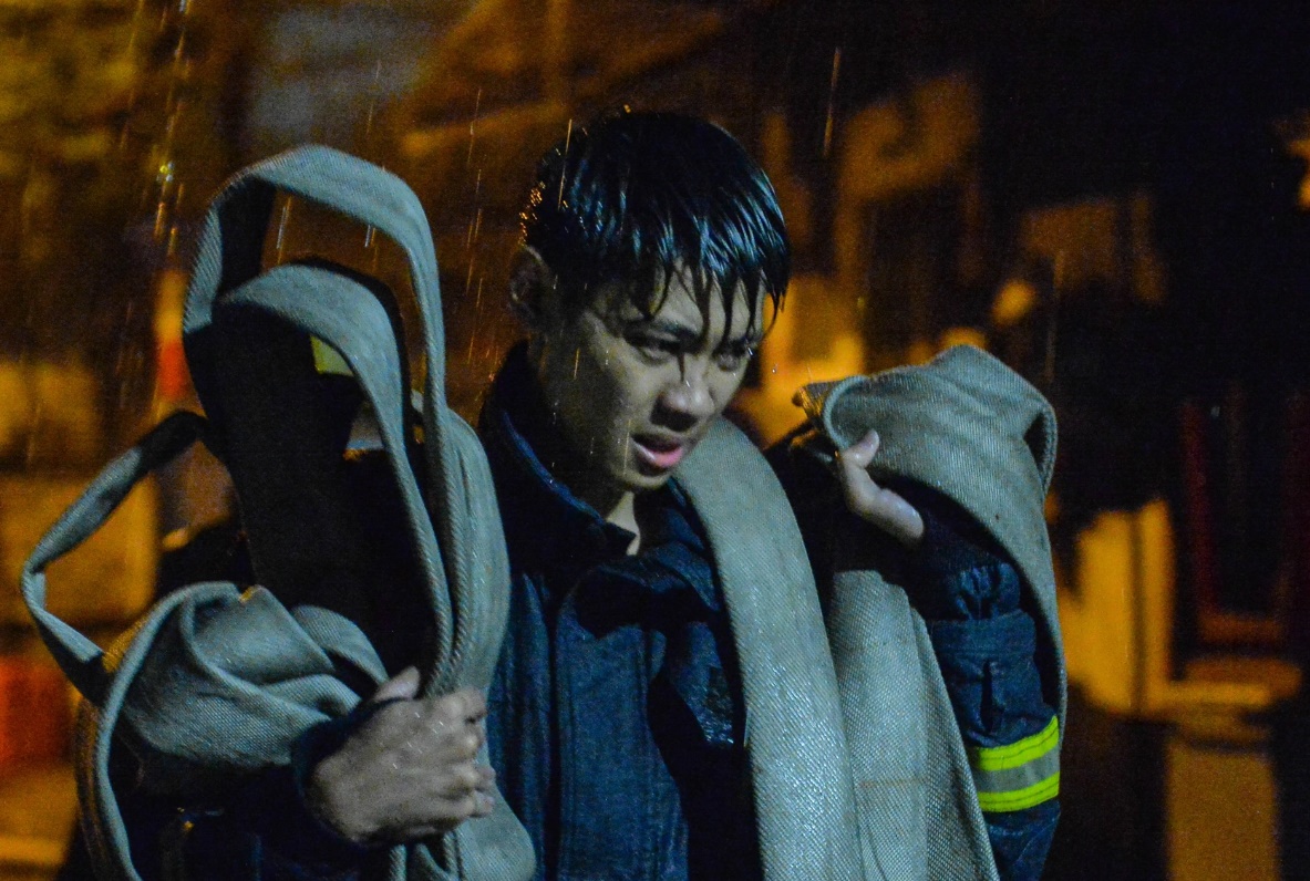 vu chay chung cu mini co 150 nguoi o linh cuu hoa bi thuong kiet suc sau nhieu gio chua chay dspl 4