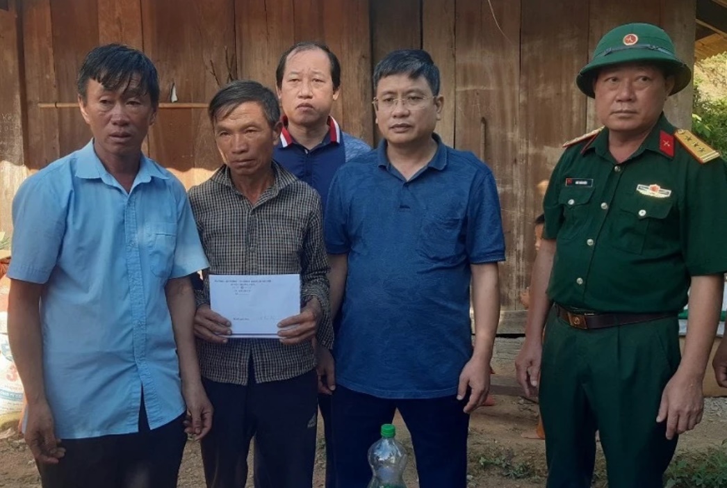 tim thay thi the 2 hoc sinh vung cao bi duoi nuoc