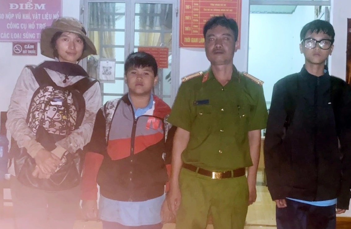 ba chi em bi lac tren dinh nui chu nam da duoc dua ve nha an toan