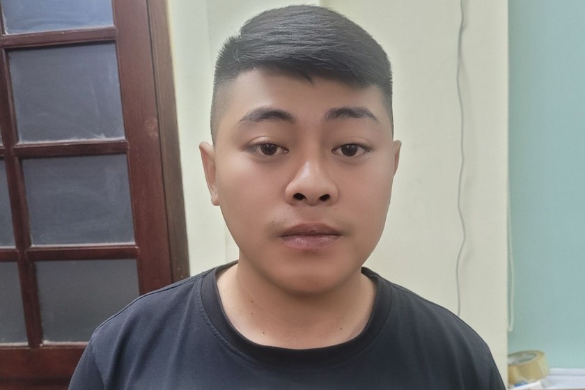 vu nam thanh nien trung dan tren cau bai tho tam giu doi tuong ban sung