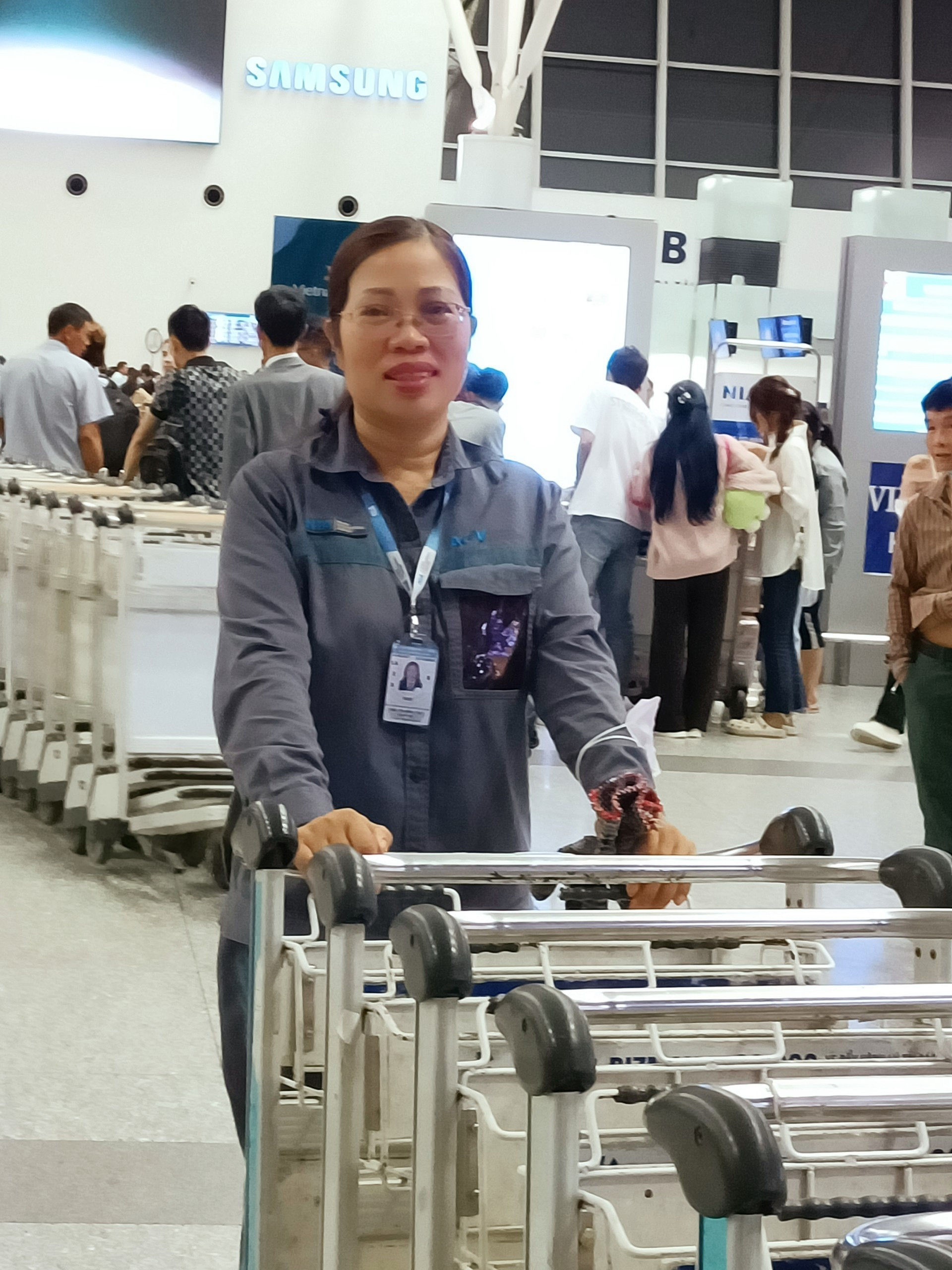 chi tran thi hong thuy nhan vien xe day trung tam khai thac ga noi bai 292 chi tran thi hong thuy nhan vien xe day trung tam khai thac ga noi bai 292
