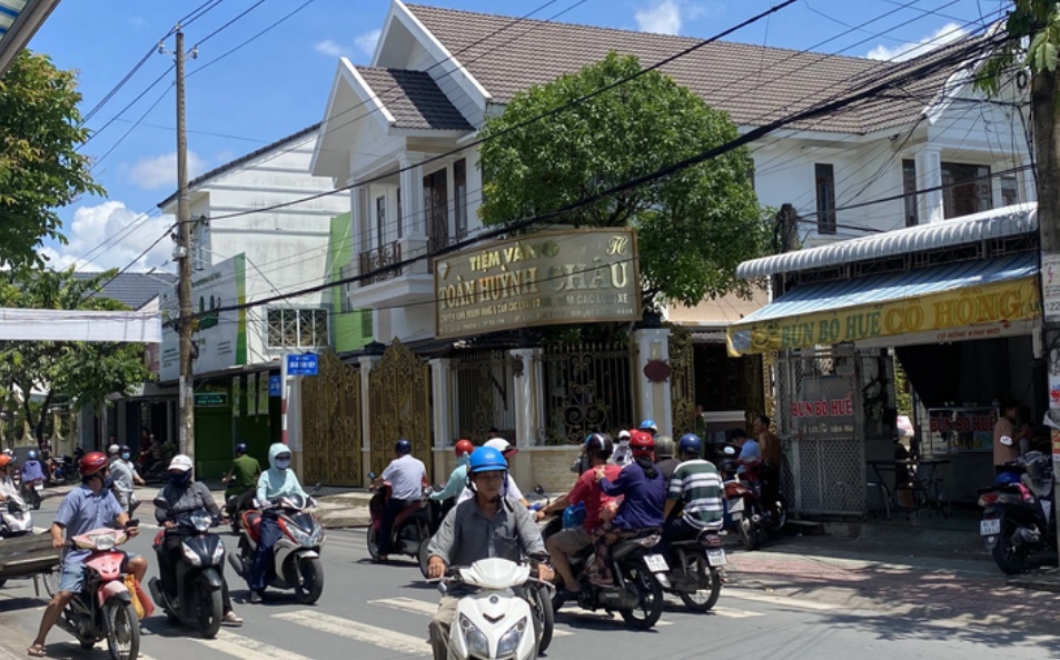 vu cuop tiem vang o tra vinh nghi pham tung cong tac tai phong thi hanh an tinh vu cuop tiem vang o tra vinh nghi pham tung cong tac tai phong thi hanh an tinh