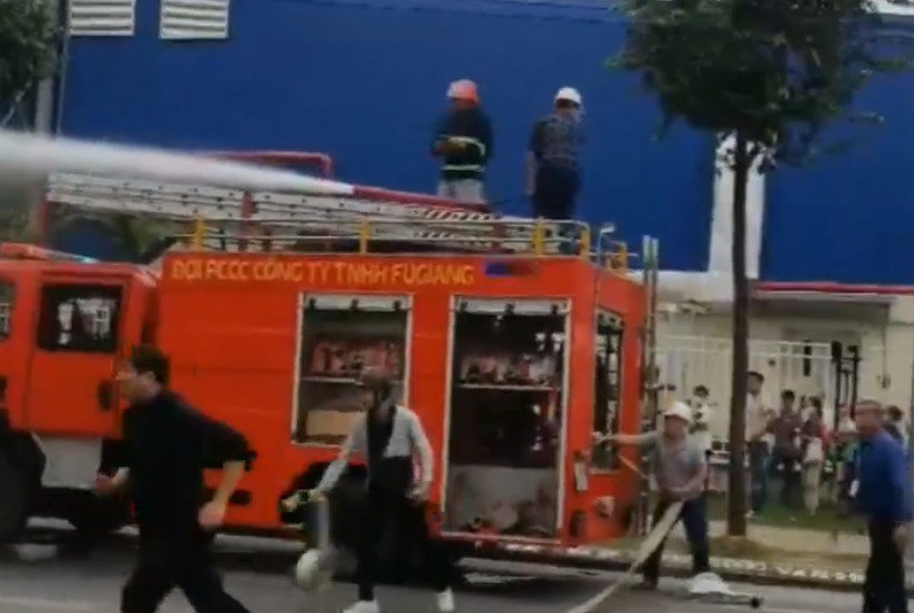 hien truong vu xe khach 45 cho boc chay du doi o bac giang 2