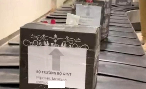 vu lo hang ghi ten bo truong bo gtvt tai san bay buoc thoi viec nhan vien mao danh ddk