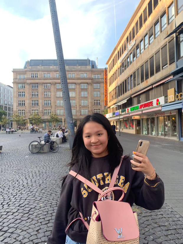 ai nu kin tieng cua doanh nhan nguyen phuong hang ban sao cua me tu ngoai hinh den tinh cach dspl 3 ai nu kin tieng cua doanh nhan nguyen phuong hang ban sao cua me tu ngoai hinh den tinh cach dspl 3