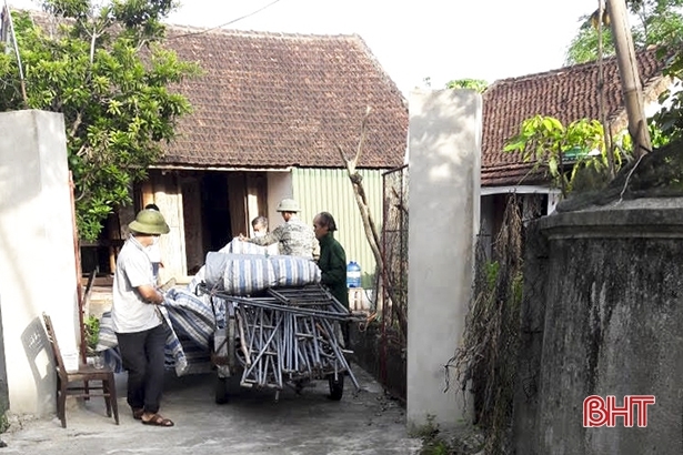 hai me con chet canh gieng nuoc sau nha dspl hai me con chet canh gieng nuoc sau nha dspl