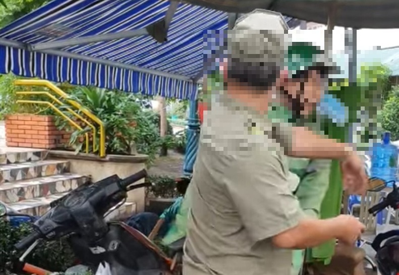 xon xao clip bao ve dan pho tat tai xe grab lanh dao phuong noi gi dspl xon xao clip bao ve dan pho tat tai xe grab lanh dao phuong noi gi dspl