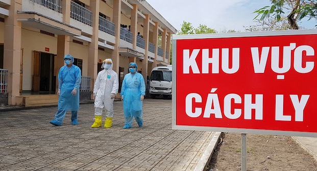 loi dung troi mua nam thanh nien tron khoi khu cach ly dspl