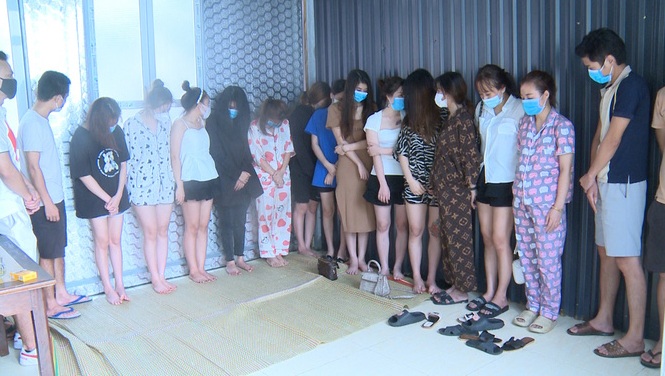 thanh hoa nhom thanh nien nam nu mo tiec ma tuy trong quan karaoke giua mua dich dspl thanh hoa nhom thanh nien nam nu mo tiec ma tuy trong quan karaoke giua mua dich dspl