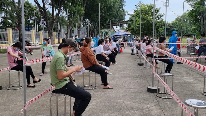 nguoi dan binh duong tiem vaccine sinopharm dspl