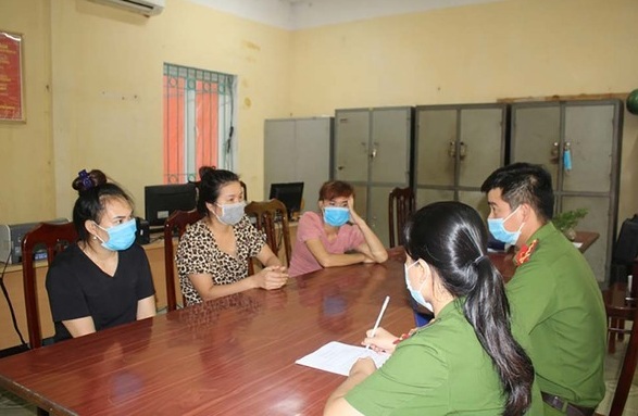 chu nha nghi o hoa binh dieu chan dai ban dam giua mua dich dspl