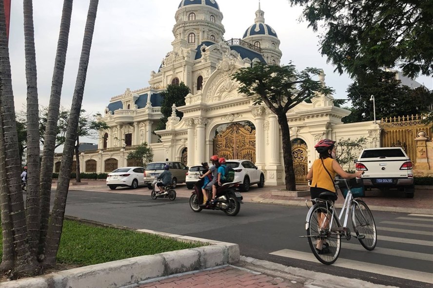can canh can biet phu khung hang tram ty vua bi ke bien cua dai gia phat dau dspl 5