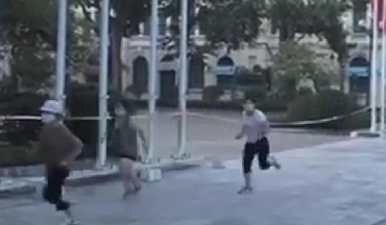 tap the duc dat cho di dao quanh ho hoan kiem 4 phu nu bi phat 8 trieu dong dspl tap the duc dat cho di dao quanh ho hoan kiem 4 phu nu bi phat 8 trieu dong dspl