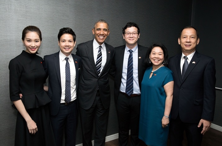 ngo ngang nhan sac nhung ba me chong dai gia quyen luc gia san khung cua sao viet dspl 2