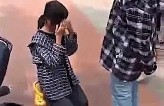 nghi van nu sinh bi ban hoc tran lot 90 trieu dong thu giu 104 ban in cac tin nhan de doa qua messenger dspl