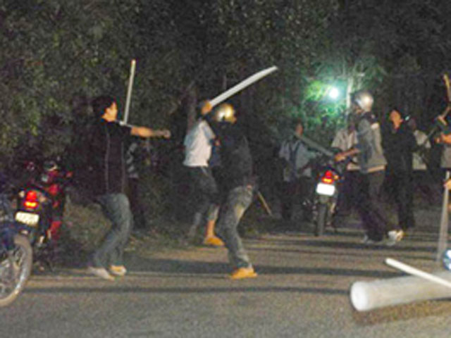 bat khan cap doi tuong cam kiem chem 2 nguoi trong thuong dspl bat khan cap doi tuong cam kiem chem 2 nguoi trong thuong dspl