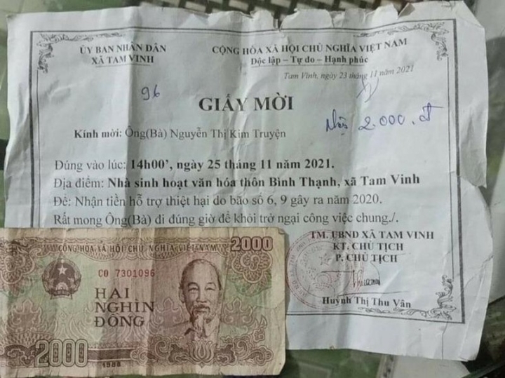 vu nguoi phu nu nhan 2000 dong ho tro thiet hai yeu cau kiem diem tu xa den huyen dspl