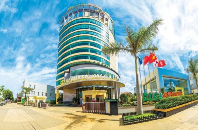 duc long chuyen tu lo tram ty sang lai mong nho ban con dspl